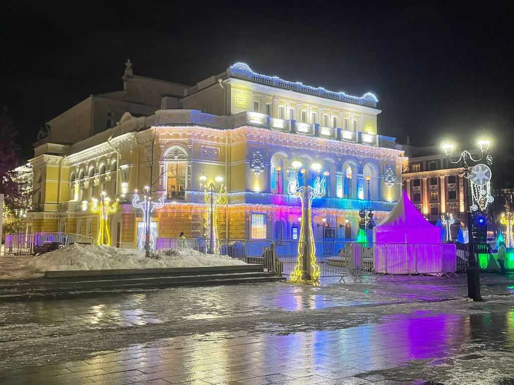 Апартаменты в центре с красивым видом из окна, рядом метро и Кремль
