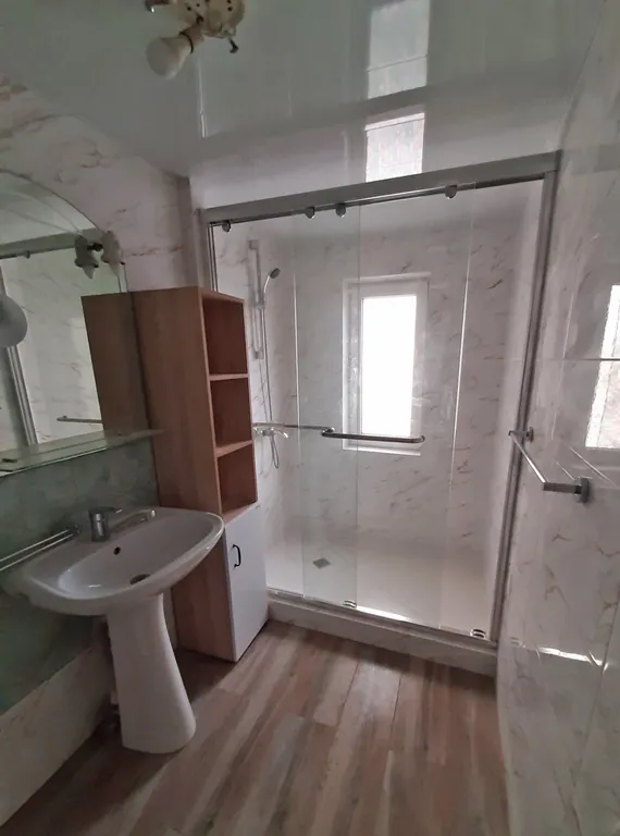 Часть дома у моря с террасой и отдельным входом