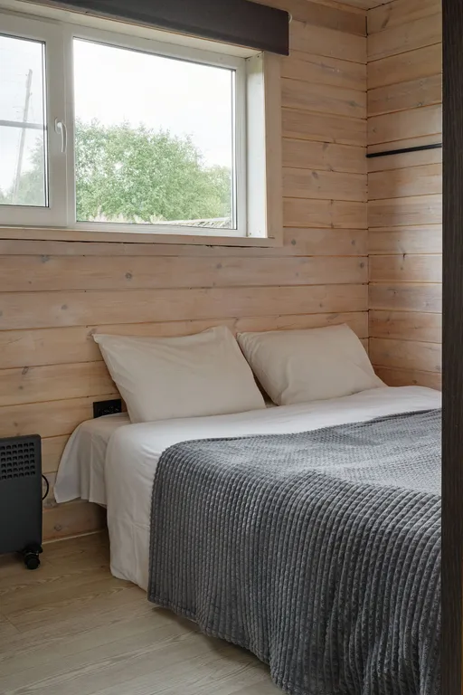 Уютный домик на берегу озера