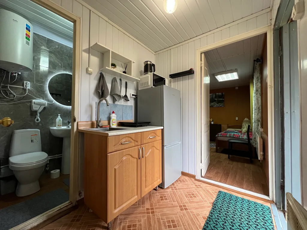 Двухкомнатный домик с видом на озеро