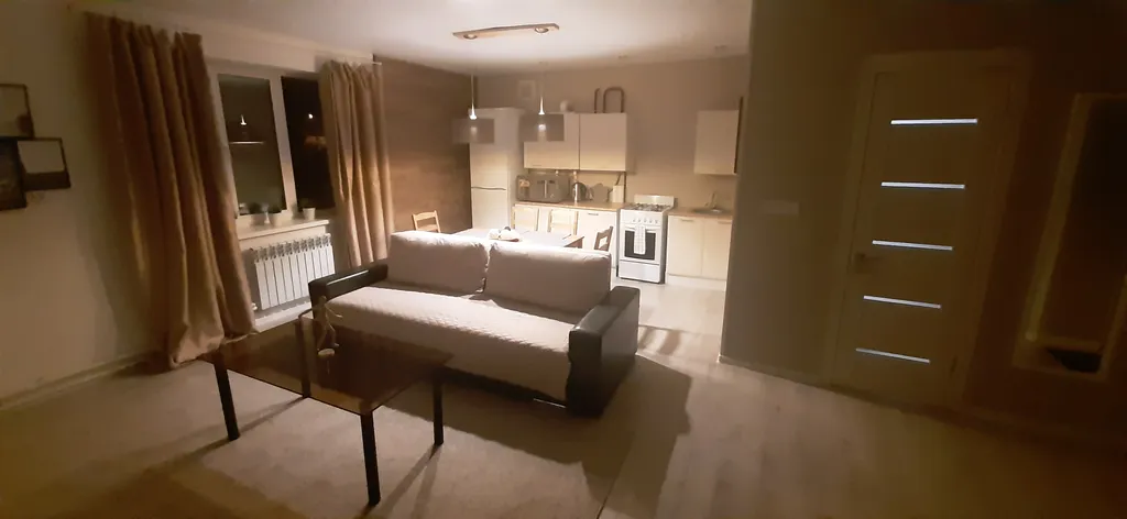 Дом в деревне с баней