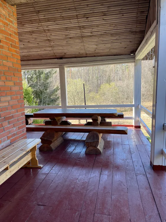 Дом в уникальном месте на берегу озера