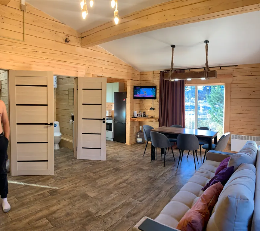 Домик в Геше: снег снаружи, тепло внутри