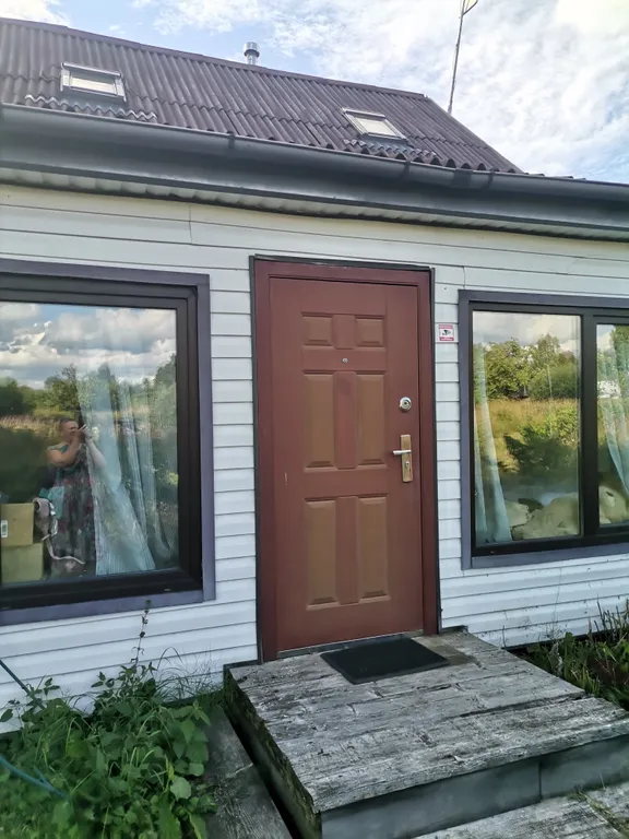 Коттедж Уютный Домик Пряник на берегу озера рядом с лесом — Сланцы