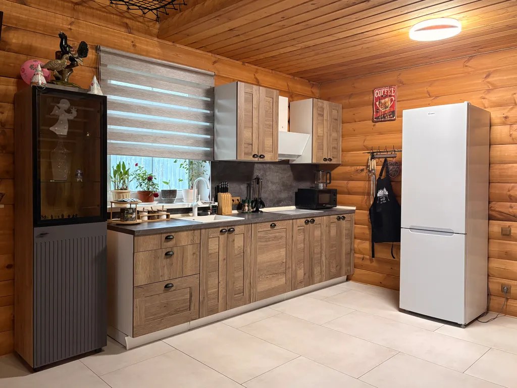 Дом с сауной и тёплым бассейном у пруда