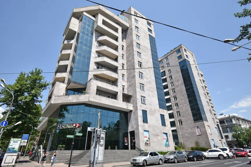 Красивая трёхкомнатная квартира в центре города