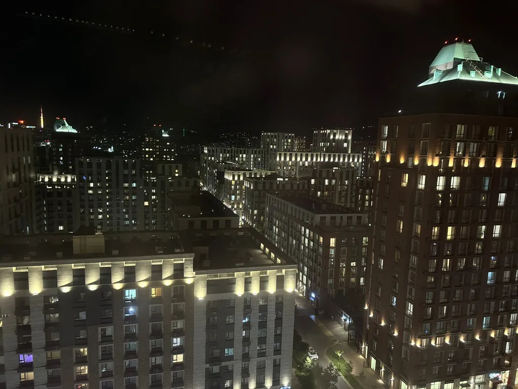 Estet вблизи ТРЦ Mega