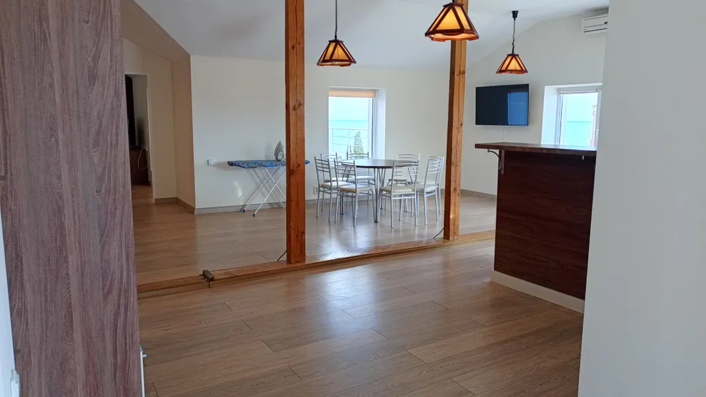 Трёхкомнатная квартира с панорамным видом на море и горы