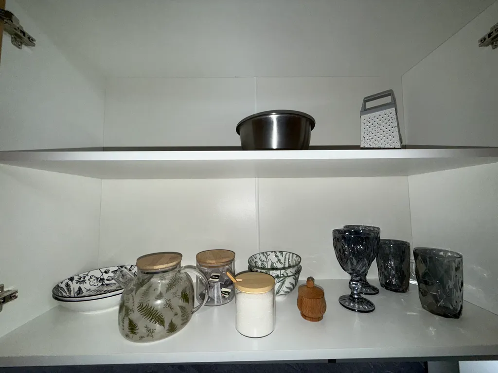 Уютная жилая комната на двоих в деревянном таунхаусе