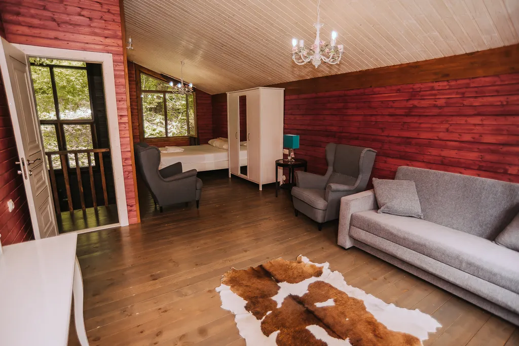 Домик в горах по дороге на Рицу