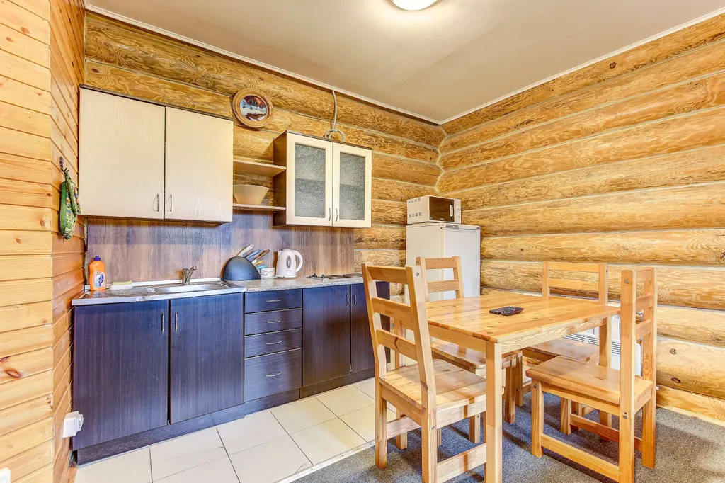 Коттедж Уютный Таунхаус для небольшой семьи рядом с лесом и озером — Беличье