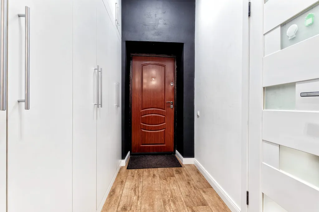 Благоустроенная студия с дизайнерским ремонтом