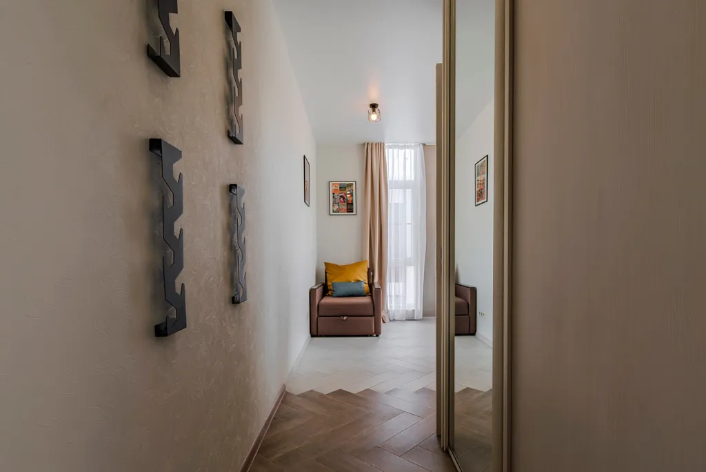 Студия с балконом и подогреваемым бассейном на территории ЖК в центре