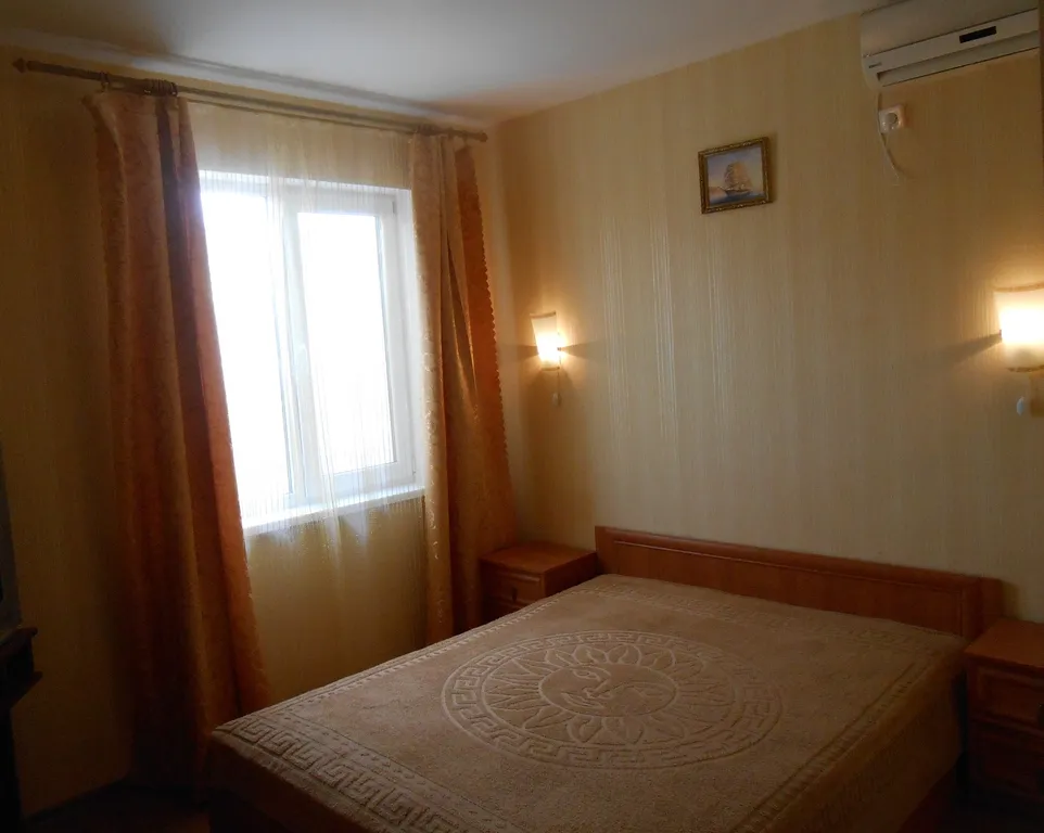 Квартира Семейный 2-х комнатный номер с кухней в доме с бассейном — аренда посуточно в Судак