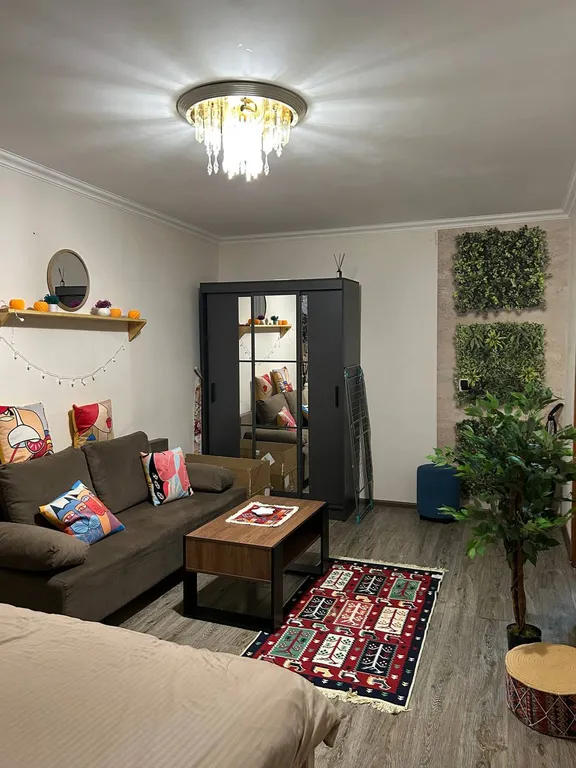 Солнечная уютная квартира возле набережной