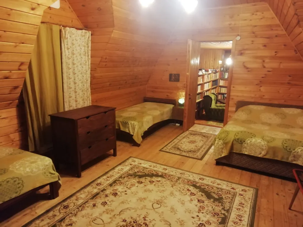 Просторный дом с баней в тихой деревушке у реки