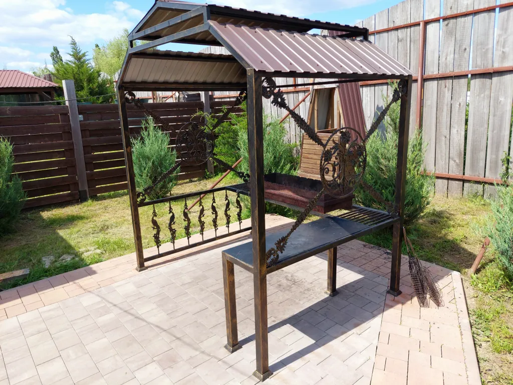 Коттедж с камином