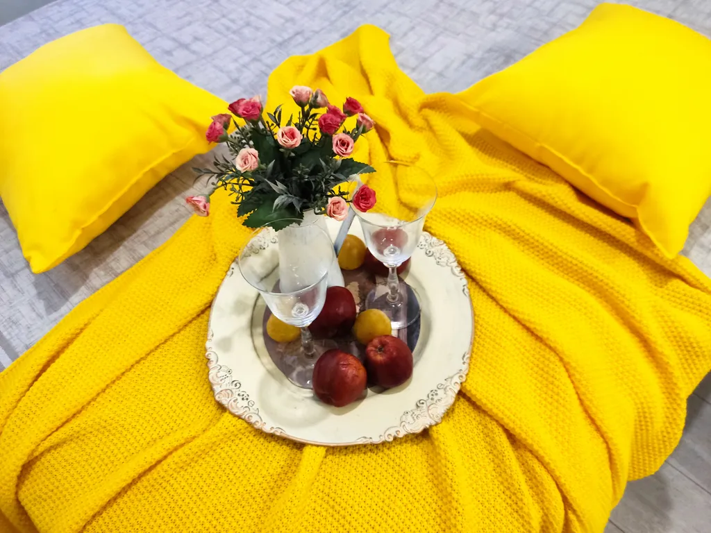 Квартира с балдахином натуральная мебель готика