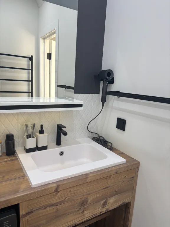 Светлая студия на берегу Волги в центре города