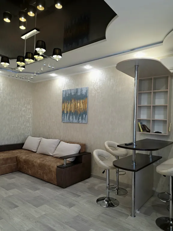 Современная в новом ЖК с водой