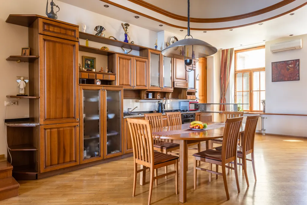 Двухуровневая квартира с видом на Неву по соседству с Эрмитажем