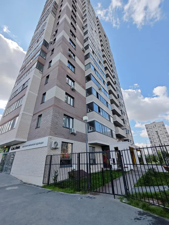 Уютная квартира возле ТЦ Кристалл