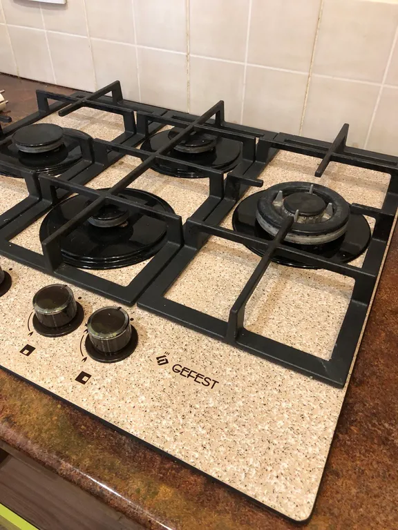 2-комнатная квартира в темных тонах с евроремонтом