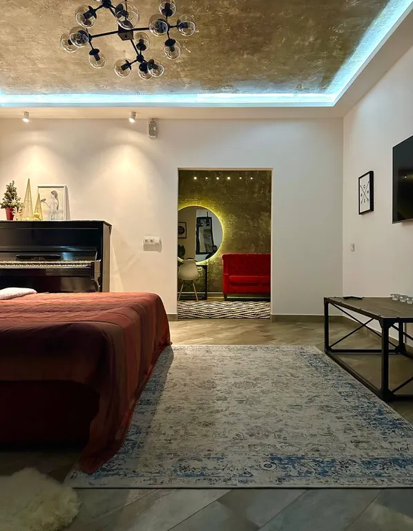 Дизайнерский апартамент в центре города