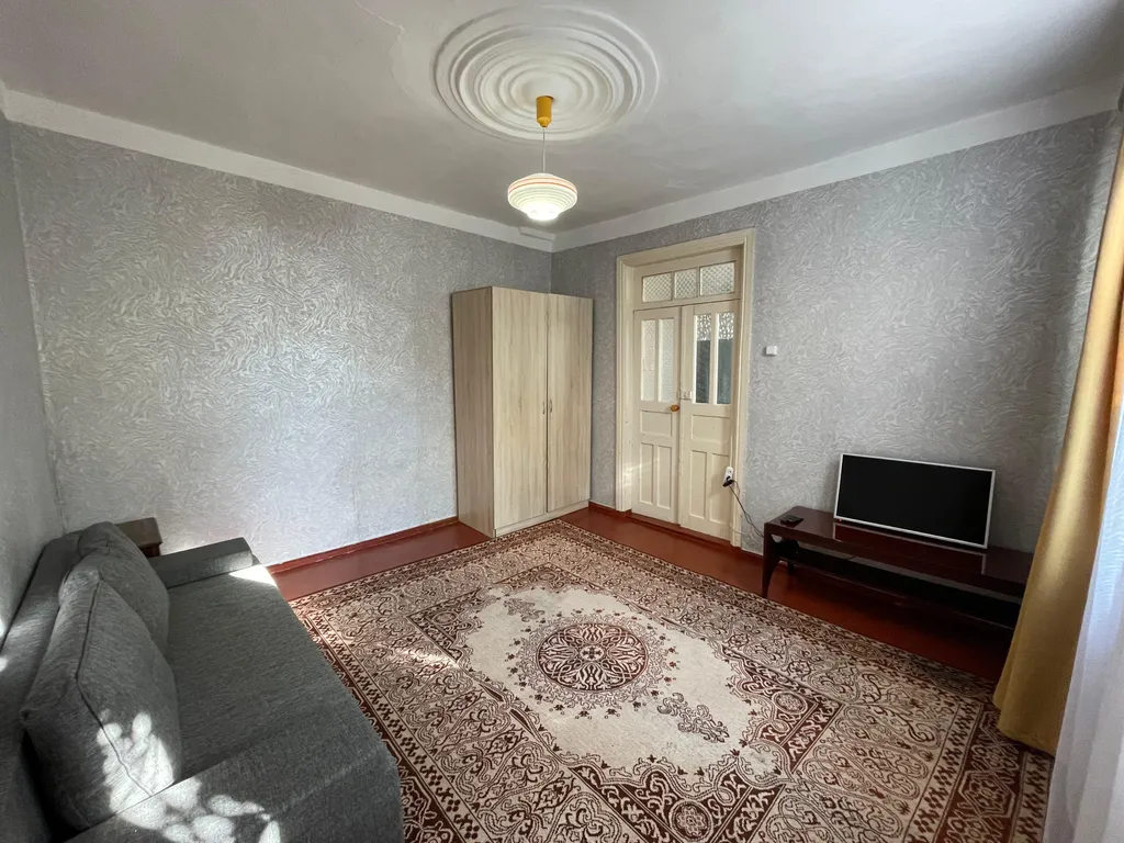 Коттедж 2-комнатный уютный дом с большим зеленым двором — Сухум