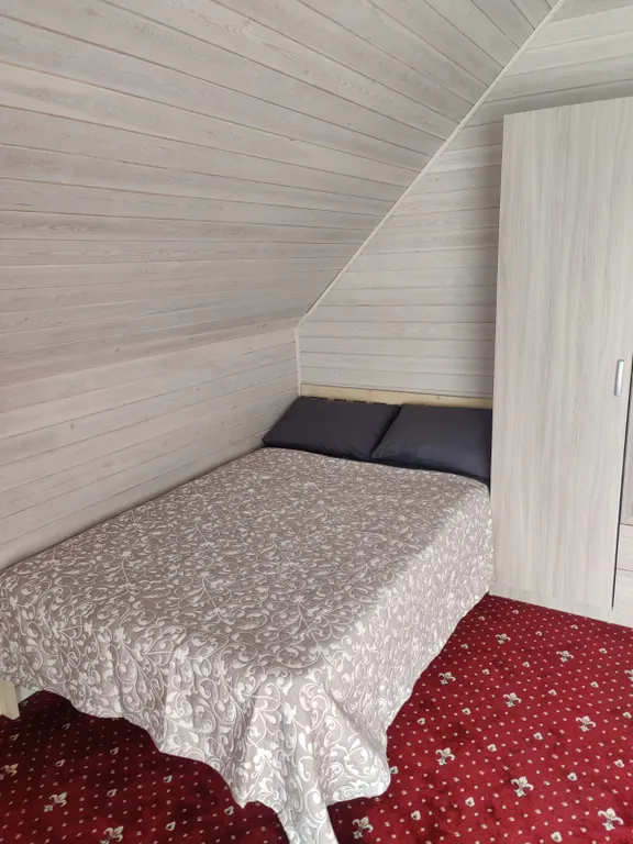 Домик у озера