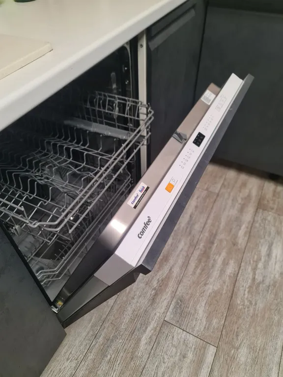 Дом с прудом