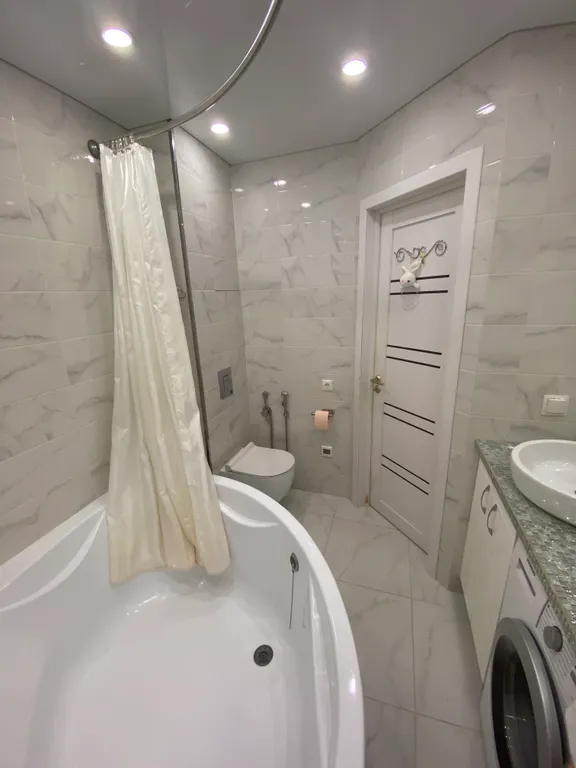 К вашим услугам, большая и светлая квартира в ЖК Летняя Резиденция