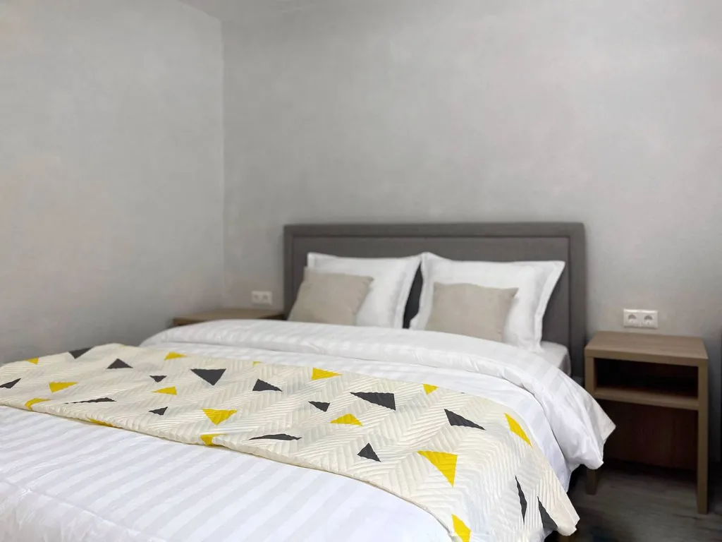 Однокомнатная у сквера в центре