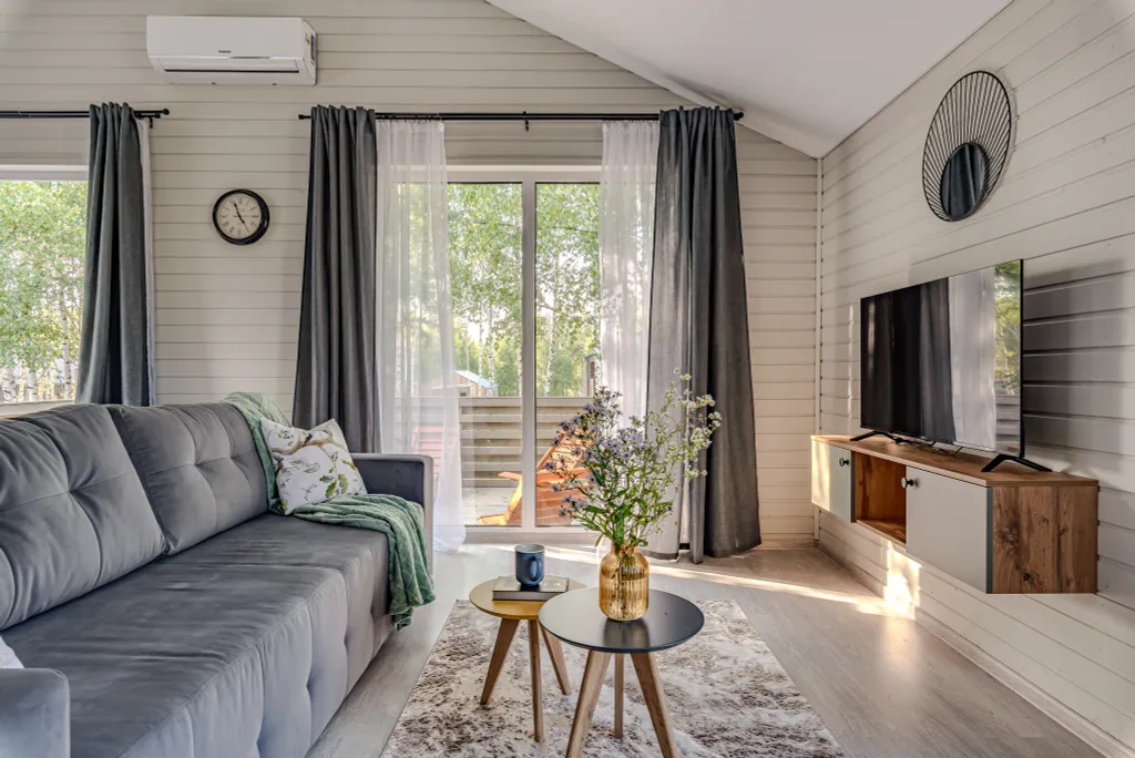 Альпийский - дом с костровой чашей и колонкой Алиса