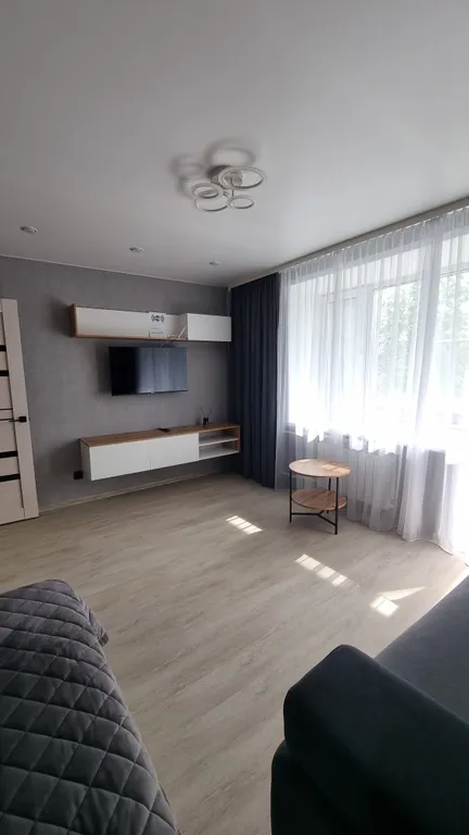 Квартира с новым ремонтом в центре