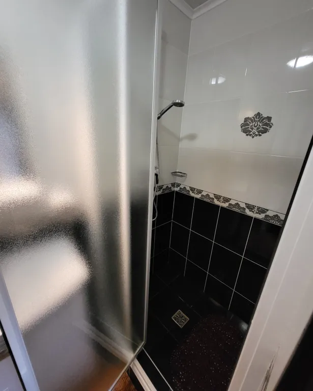 Семейный двухкомнатный апартамент с кухней и балконом