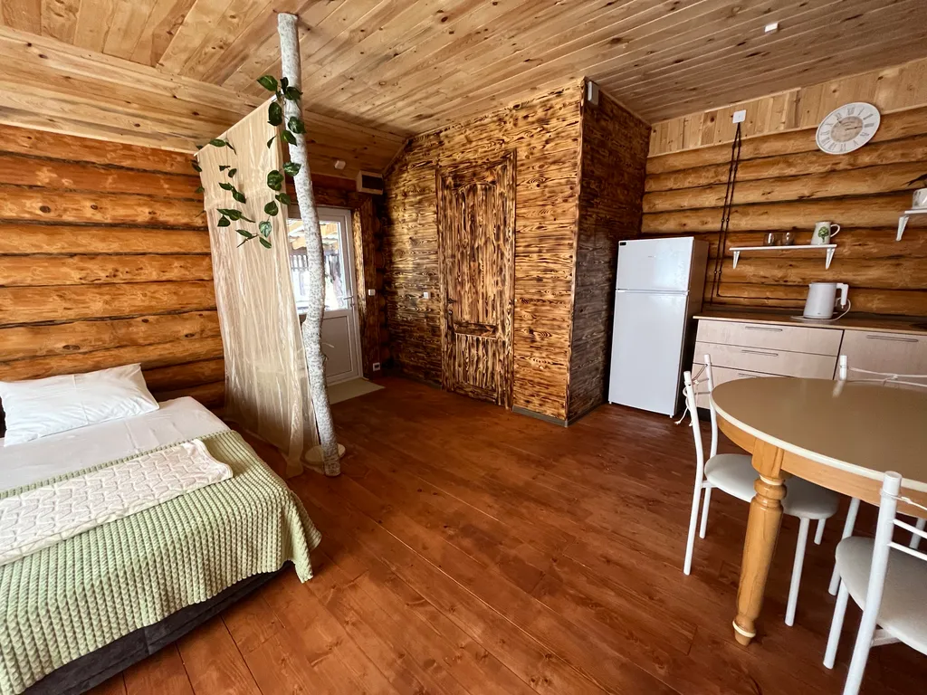 Коттедж Деревянный дом для со всеми удобствами бассейн у крыльца, зелёный лес — аренда посуточно в Новороссийск