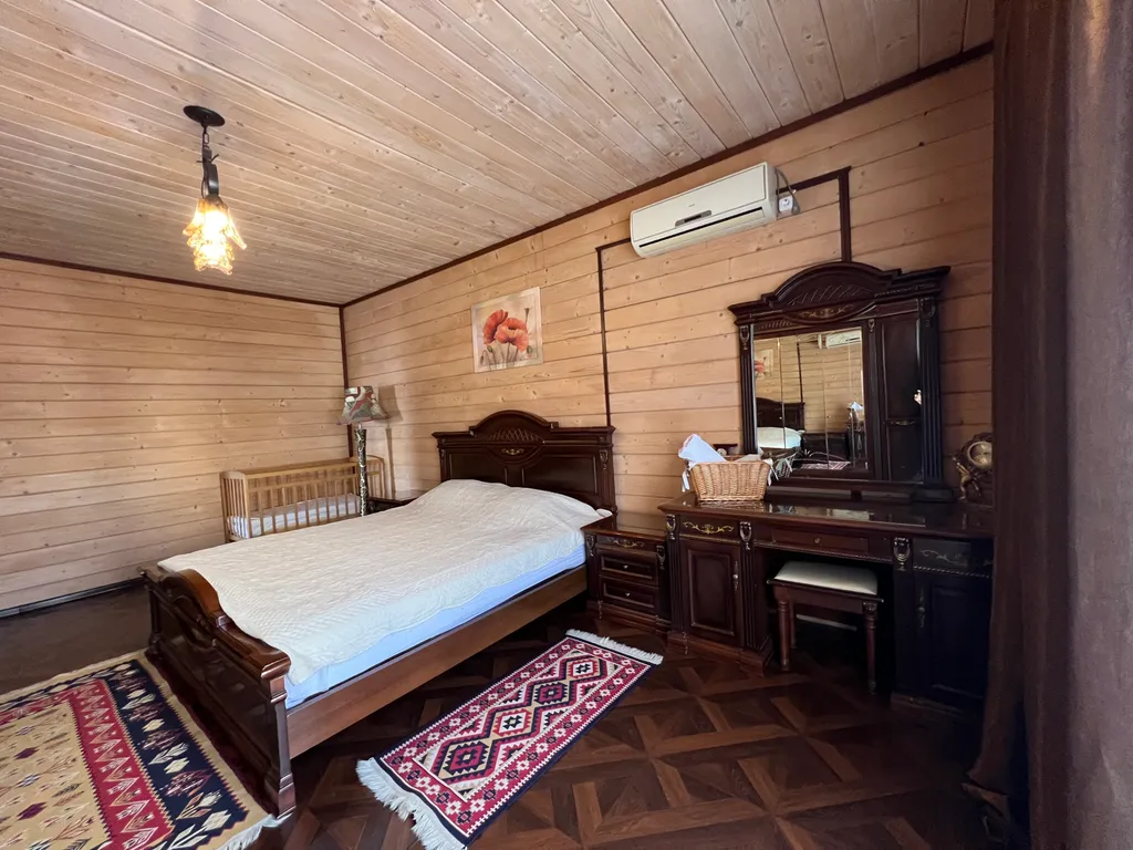 Дом с сауной и большой ванной на террасе