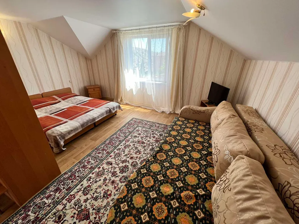 Однокомнатный номер с видом на горы и море на третьем этаже