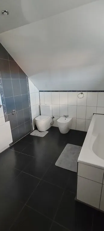 4-комнатный Дом