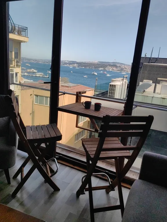 İstanbul boğaz manzaralı teraslı stüdyo daire
