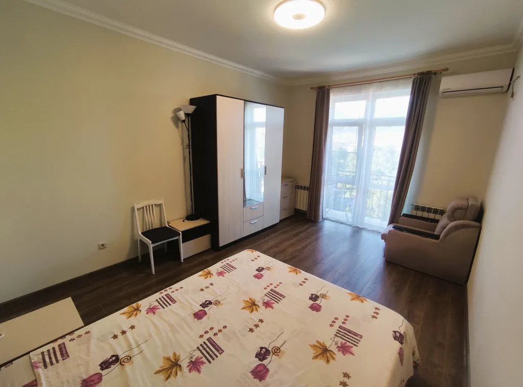 Квартира Квартира-евродвушка в центре с отдельной кухней и с видом на море и горы — Геленджик