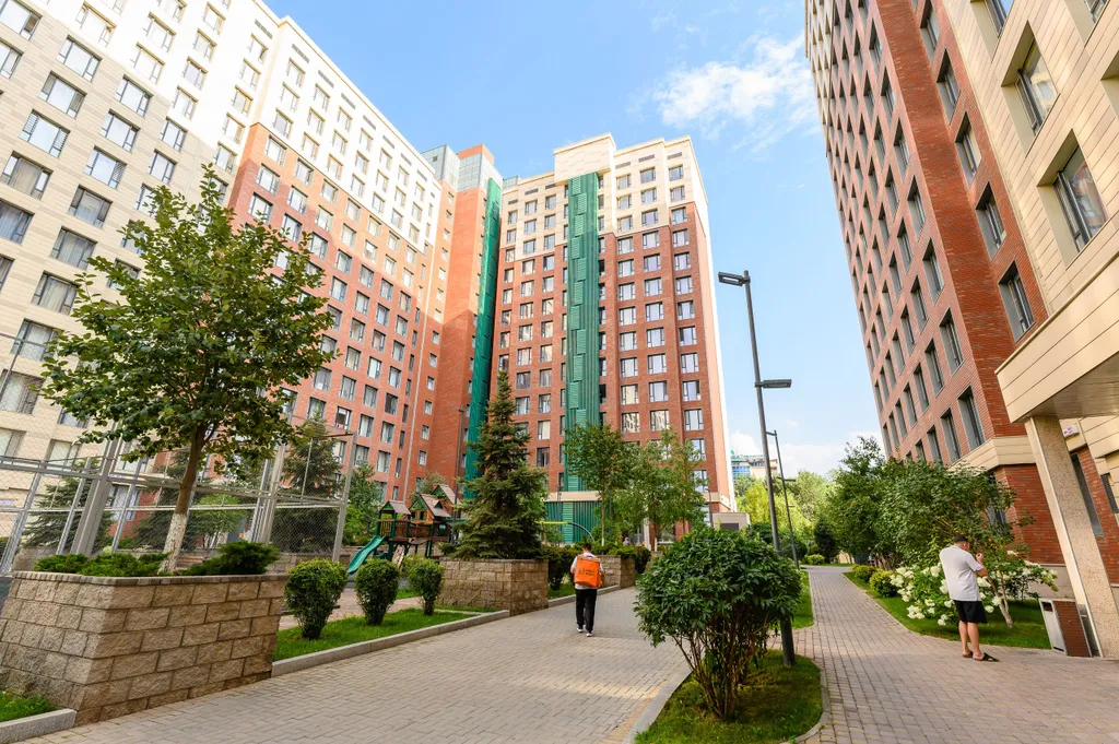 Трехкомнатная квартира с видом на горы в центре города