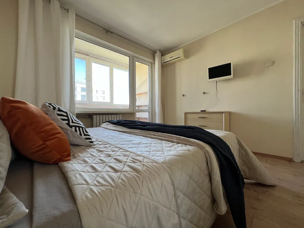 Рядом парк Победы не берем оплату за уборку