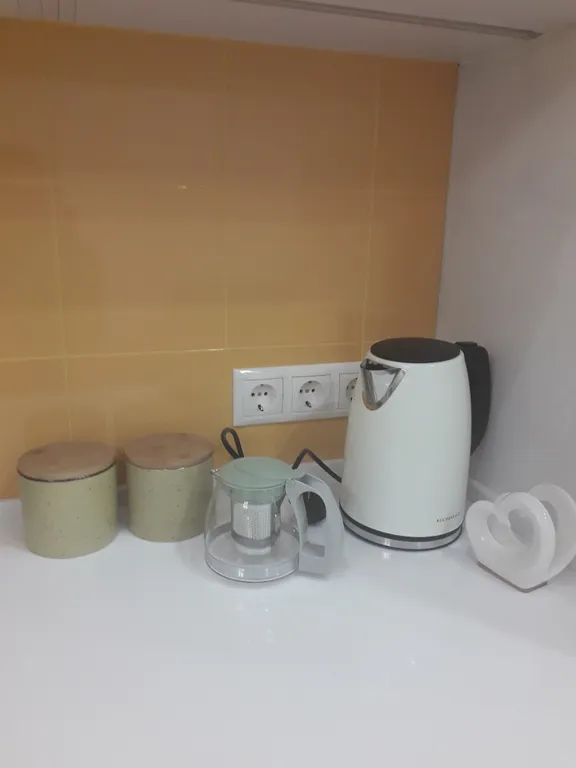 Евро-студия с видом на море, в центре Адлера