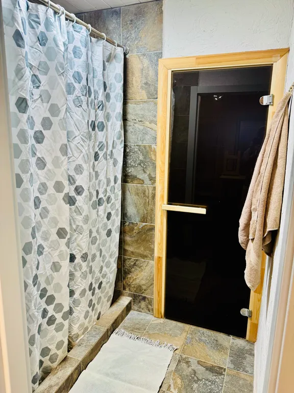 Уютный дом-студия, с сауной