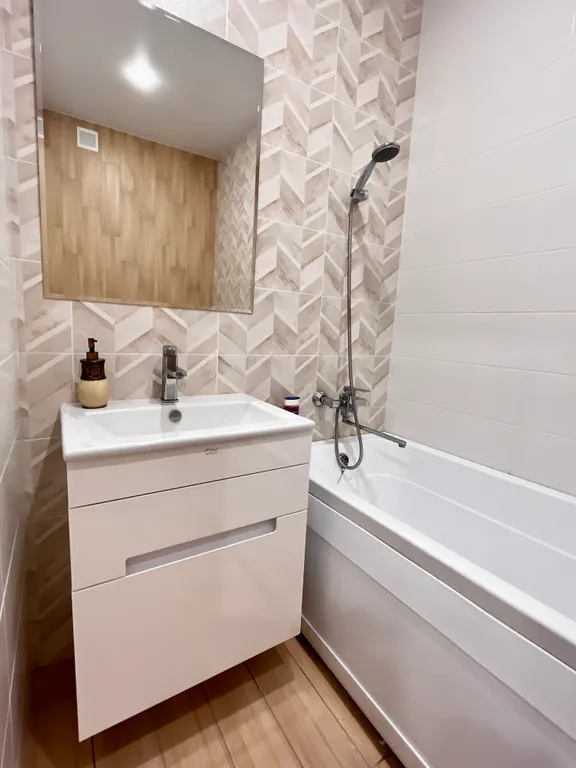 Квартира новая у Коллажа, у Ленты