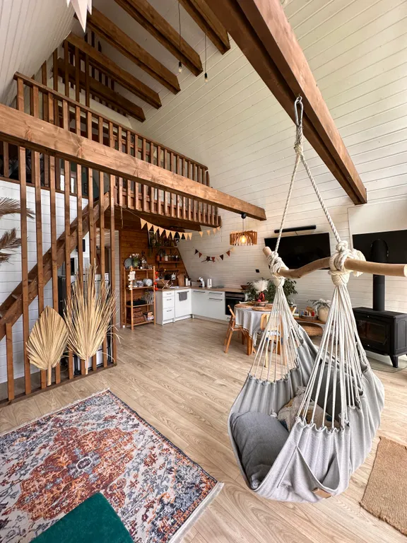 Большой уединенный A-frame в лесу с горячей купелью Фурако