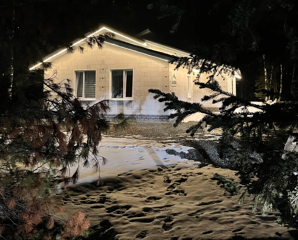 Коттедж Уютный таун среди леса на 1-ой линии — аренда посуточно в Шерегеш