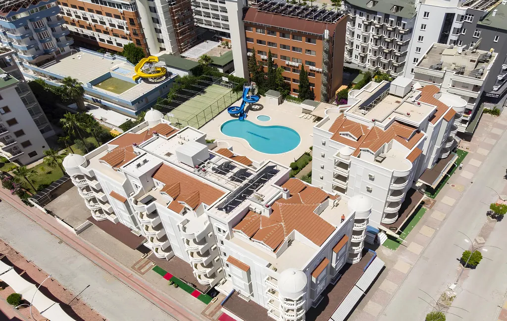 Уютная квартира с видом на бассейн и сад